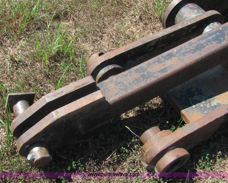 image for item 9882 Geith excavator rigid thumb