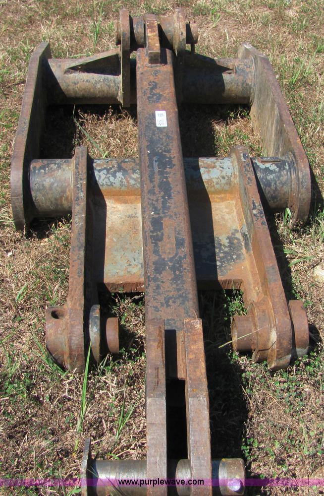 image for item 9882 Geith excavator rigid thumb