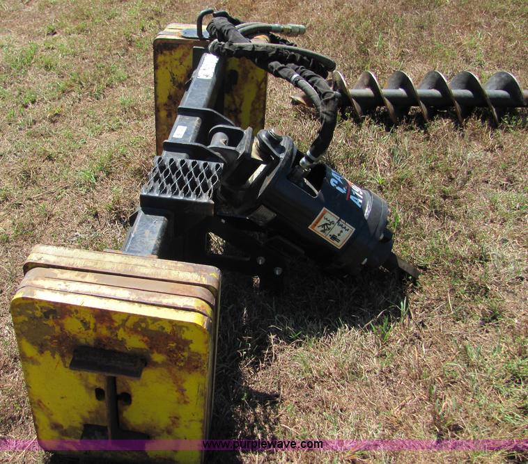 image for item 9894 2006 Caterpillar A198 digger attachment
