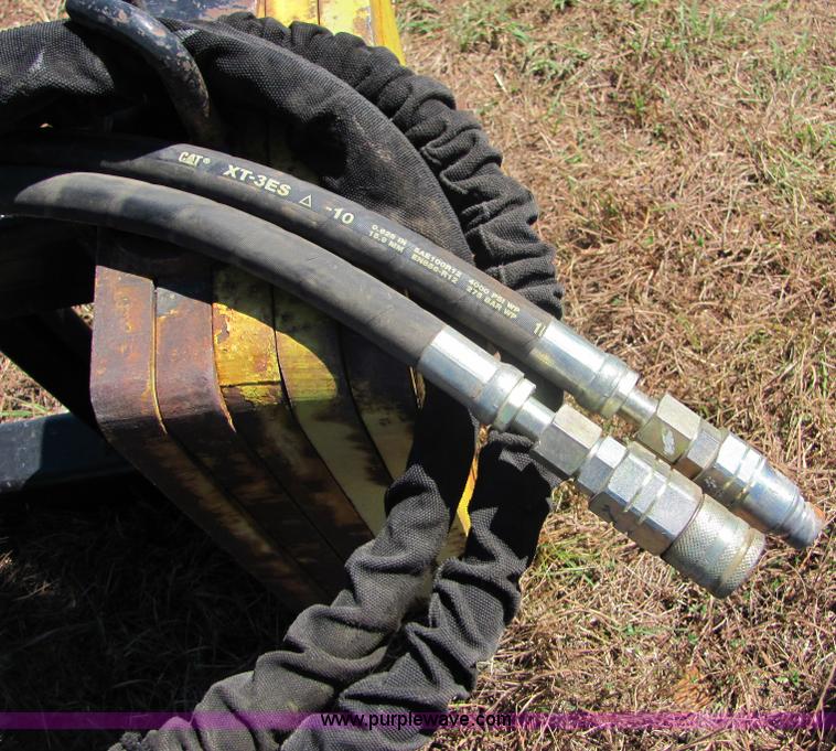 image for item 9894 2006 Caterpillar A198 digger attachment