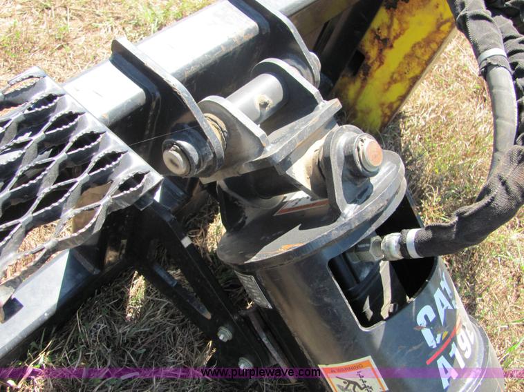 image for item 9894 2006 Caterpillar A198 digger attachment