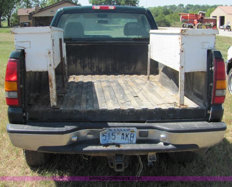 image for item 9899 2001 Chevrolet 2500 pickup truck