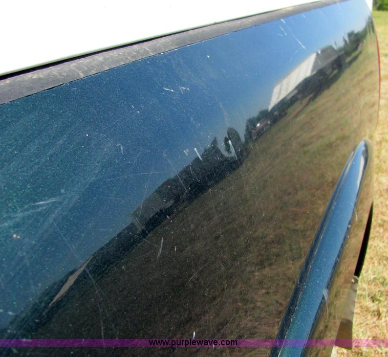 image for item 9899 2001 Chevrolet 2500 pickup truck