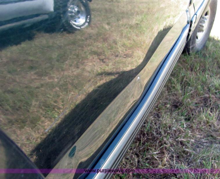 image for item 9899 2001 Chevrolet 2500 pickup truck