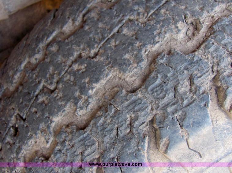 image for item 9899 2001 Chevrolet 2500 pickup truck