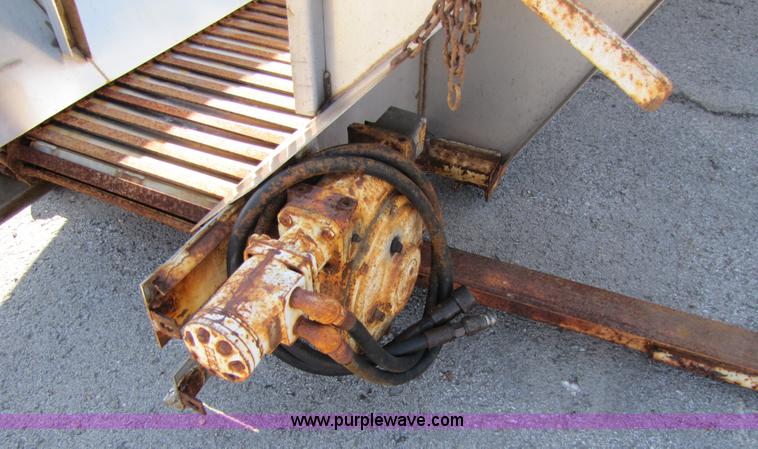 image for item 1000 Flink stainless steel spreader box