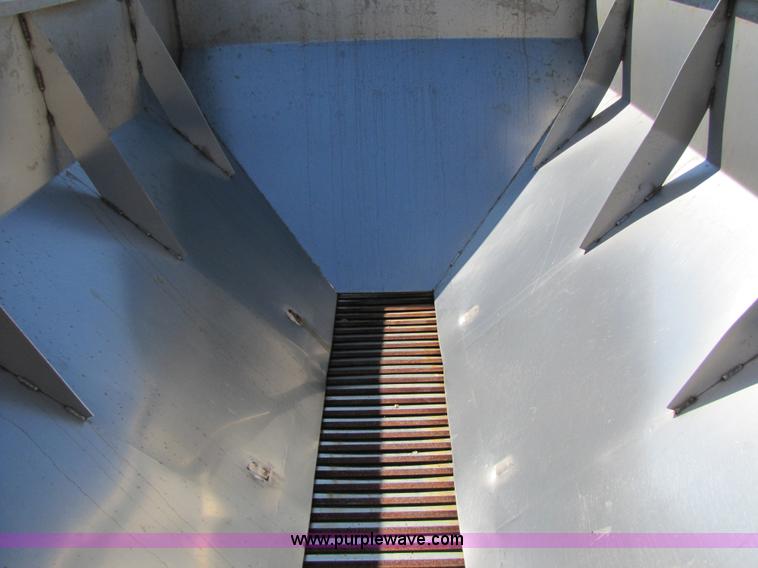 image for item 1000 Flink stainless steel spreader box