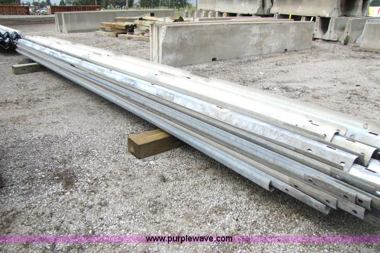 image for item 1601 (30) guard rail sections