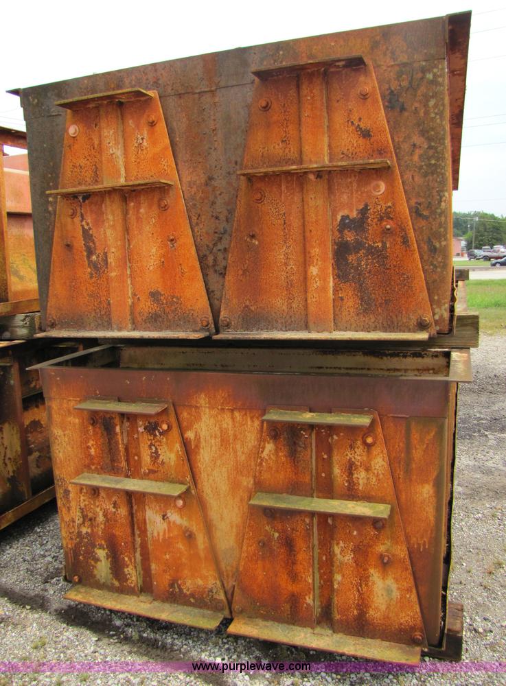 image for item 1625 (2) Jersey barrier casting forms