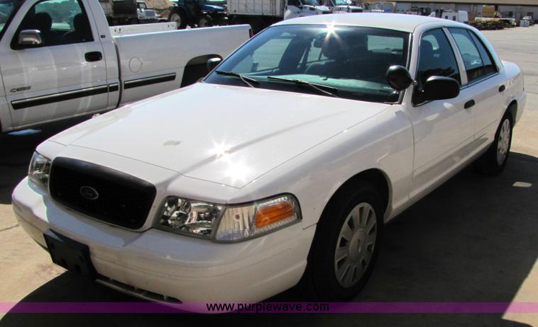 image for item 4645 2007 Ford Crown Victoria Police Interceptor
