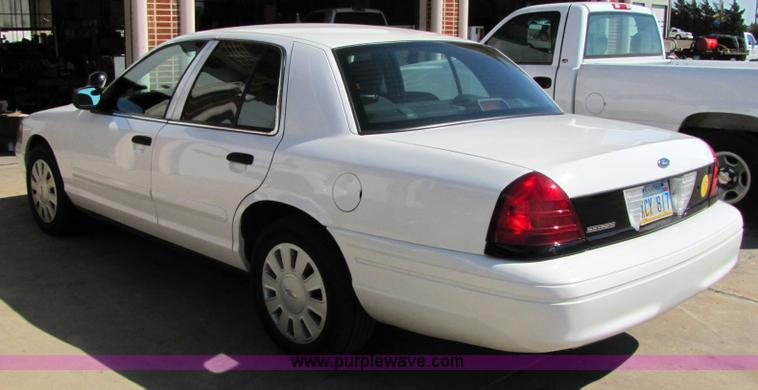 image for item 4645 2007 Ford Crown Victoria Police Interceptor