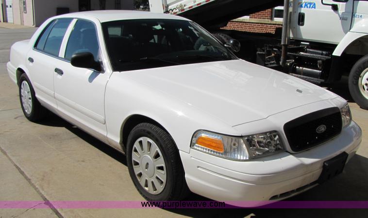 image for item 4645 2007 Ford Crown Victoria Police Interceptor
