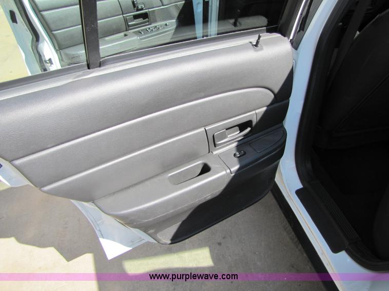 image for item 4645 2007 Ford Crown Victoria Police Interceptor