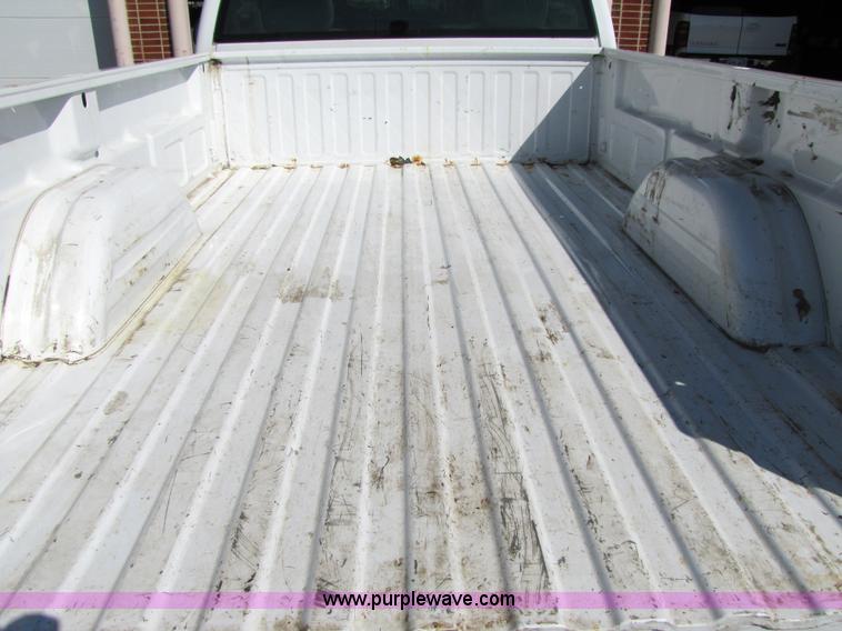 image for item 4646 2001 Chevrolet C1500 Silverado pickup truck