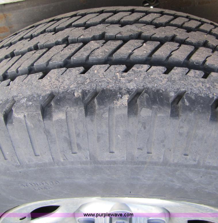 image for item 4646 2001 Chevrolet C1500 Silverado pickup truck