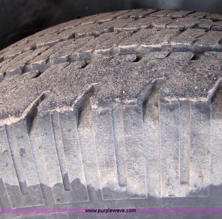 image for item 4646 2001 Chevrolet C1500 Silverado pickup truck