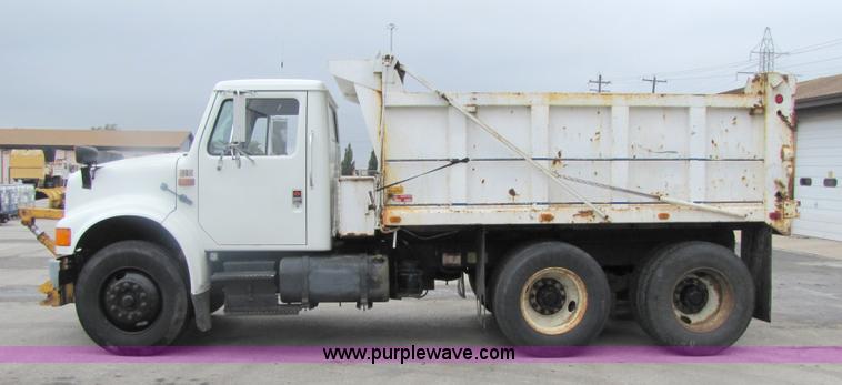 image for item 5227 1991 International Series 4900 dump truck