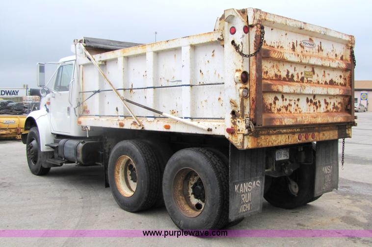 image for item 5227 1991 International Series 4900 dump truck