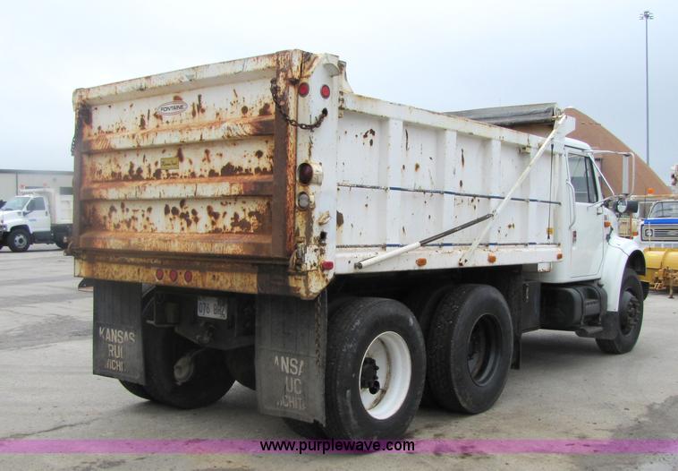 image for item 5227 1991 International Series 4900 dump truck