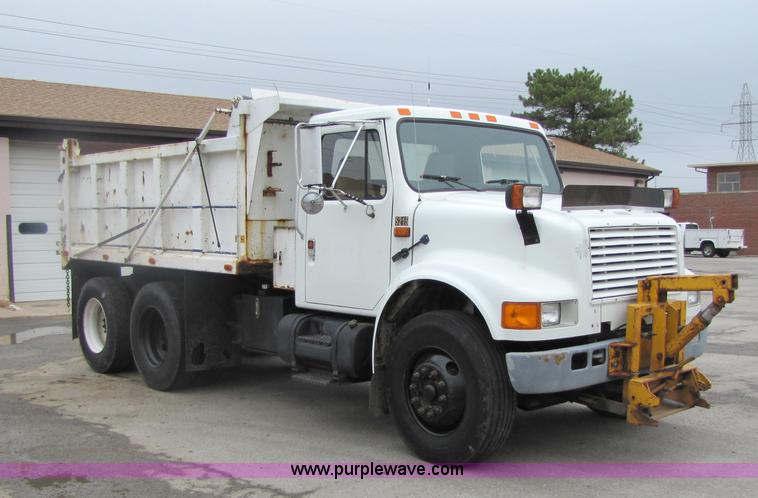 image for item 5227 1991 International Series 4900 dump truck