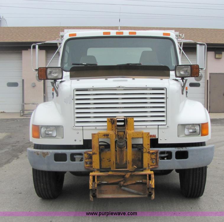 image for item 5227 1991 International Series 4900 dump truck