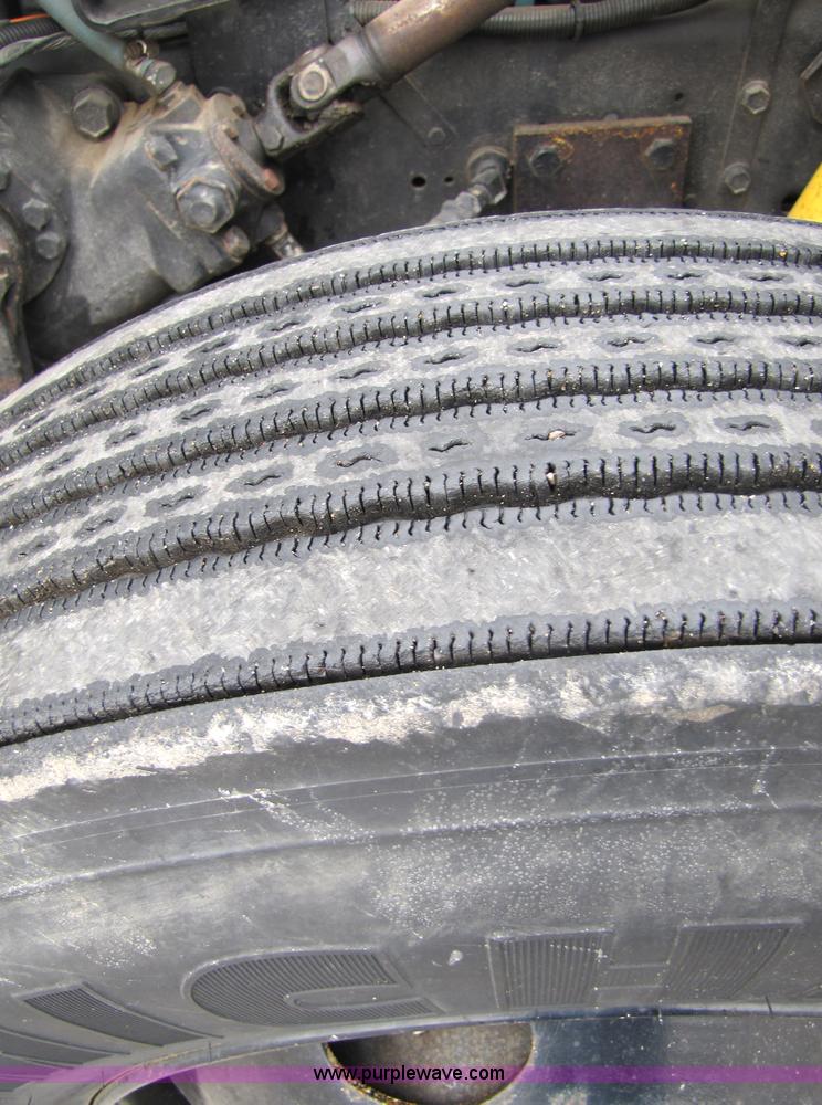 image for item 5227 1991 International Series 4900 dump truck