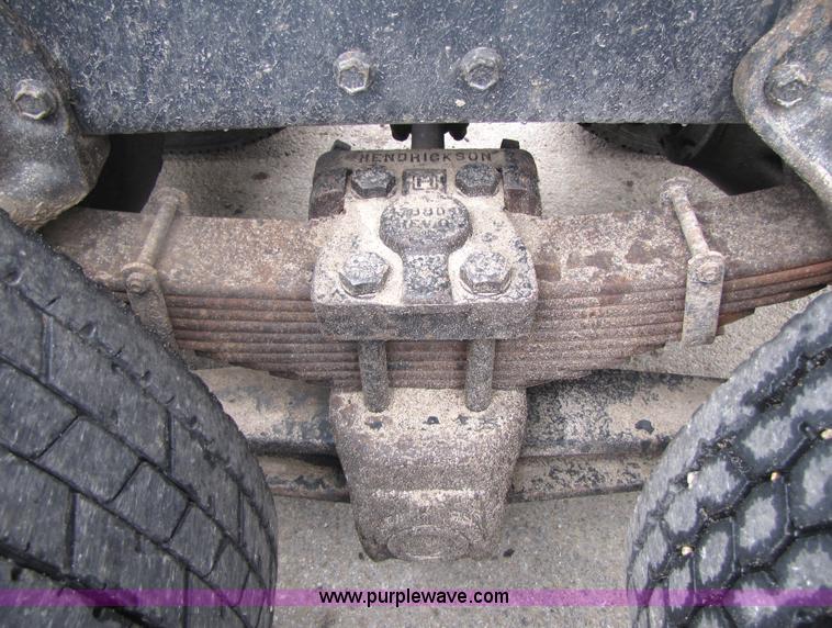 image for item 5227 1991 International Series 4900 dump truck