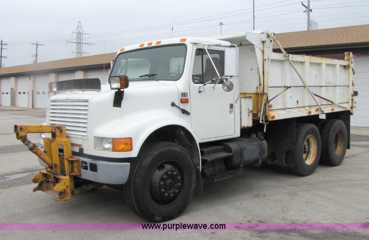 image for item 5227 1991 International Series 4900 dump truck
