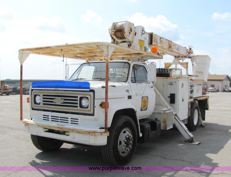 image for item 5228 1988 Chevrolet C70 bucket truck with winch