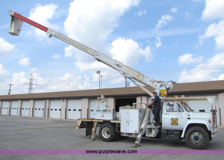 image for item 5228 1988 Chevrolet C70 bucket truck with winch