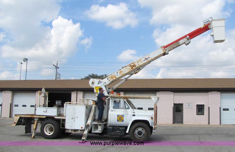 image for item 5228 1988 Chevrolet C70 bucket truck with winch