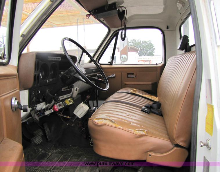 image for item 5228 1988 Chevrolet C70 bucket truck with winch