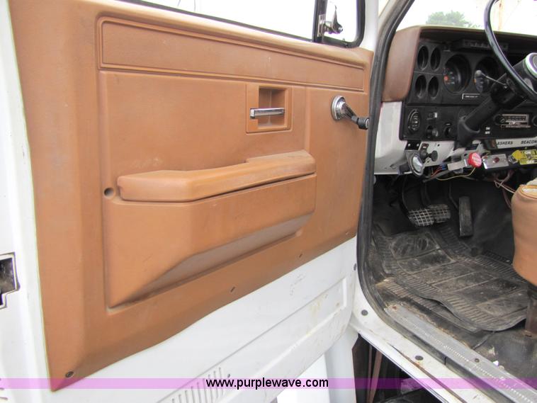 image for item 5228 1988 Chevrolet C70 bucket truck with winch