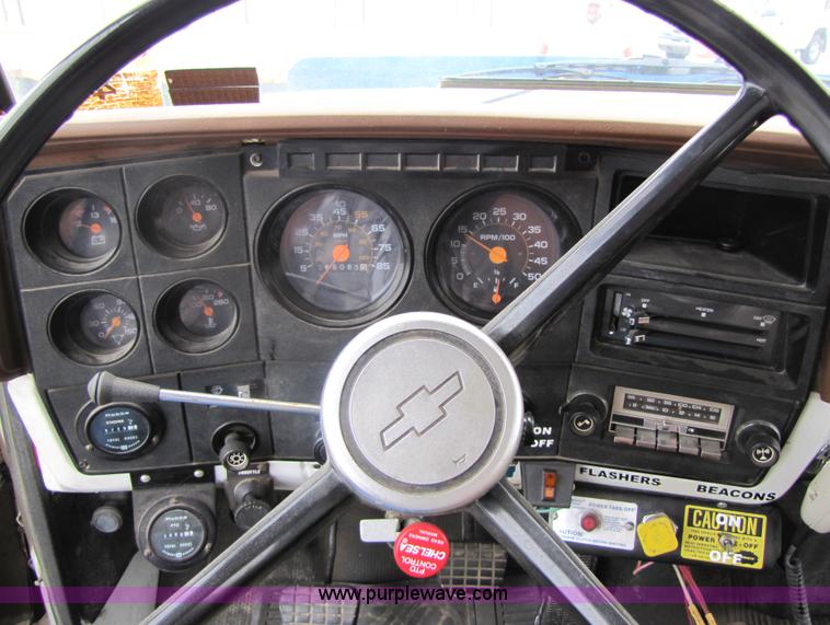 image for item 5228 1988 Chevrolet C70 bucket truck with winch