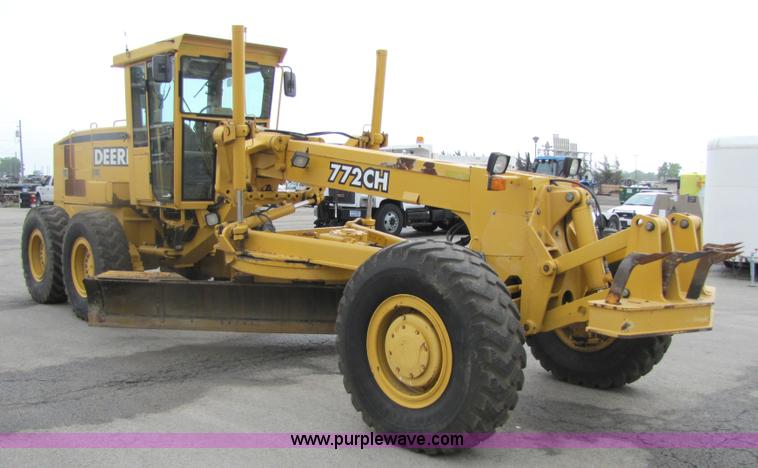 image for item 5230 1999 John Deere 772CH motor grader