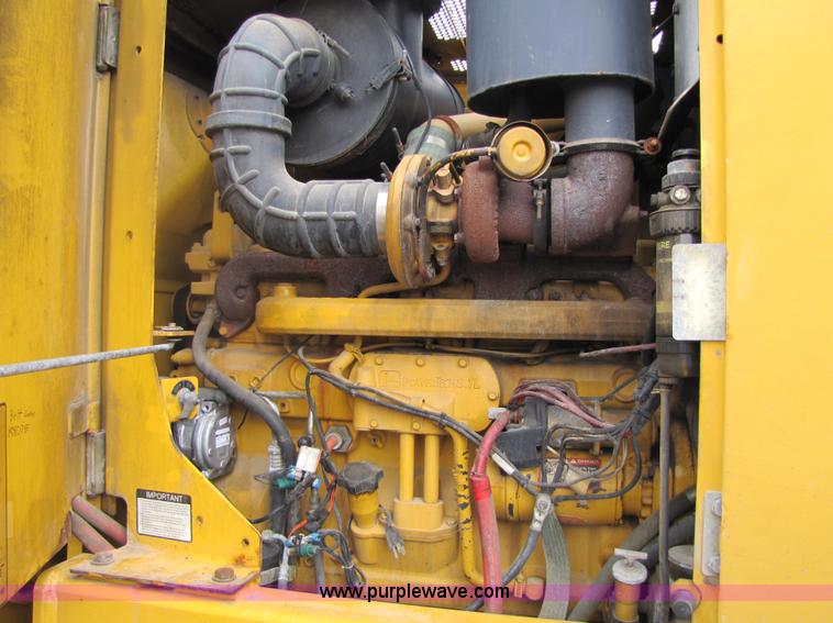 image for item 5230 1999 John Deere 772CH motor grader