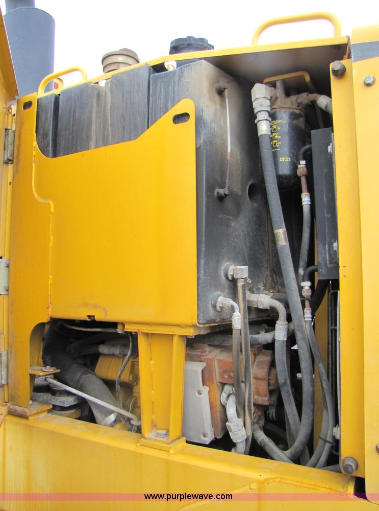 image for item 5230 1999 John Deere 772CH motor grader