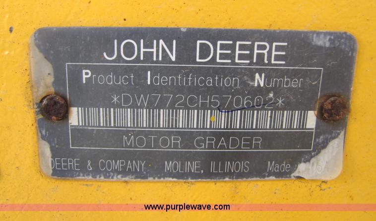 image for item 5230 1999 John Deere 772CH motor grader
