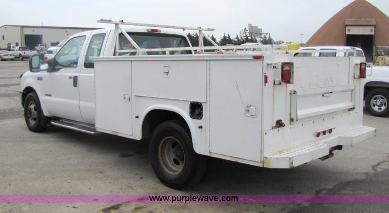image for item 5241 2004 Ford F350 XLT dually extended cab pickup
