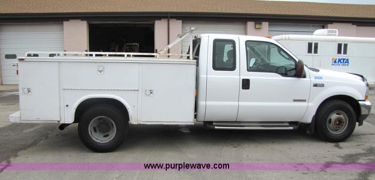 image for item 5241 2004 Ford F350 XLT dually extended cab pickup