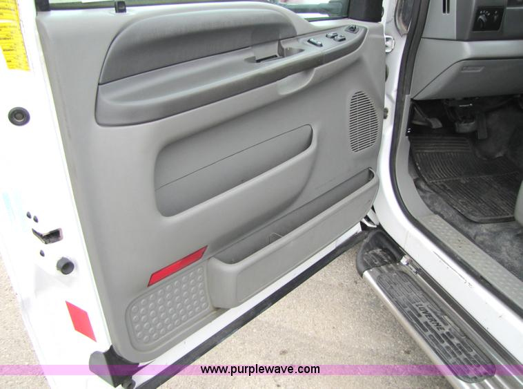 image for item 5241 2004 Ford F350 XLT dually extended cab pickup