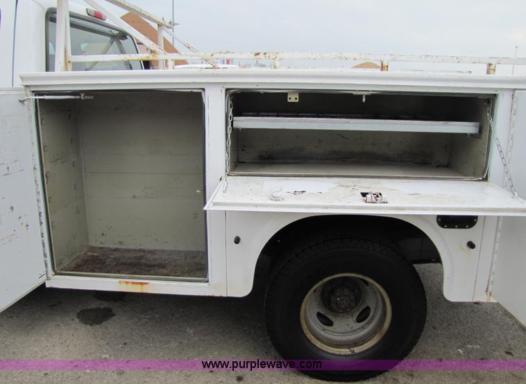 image for item 5241 2004 Ford F350 XLT dually extended cab pickup