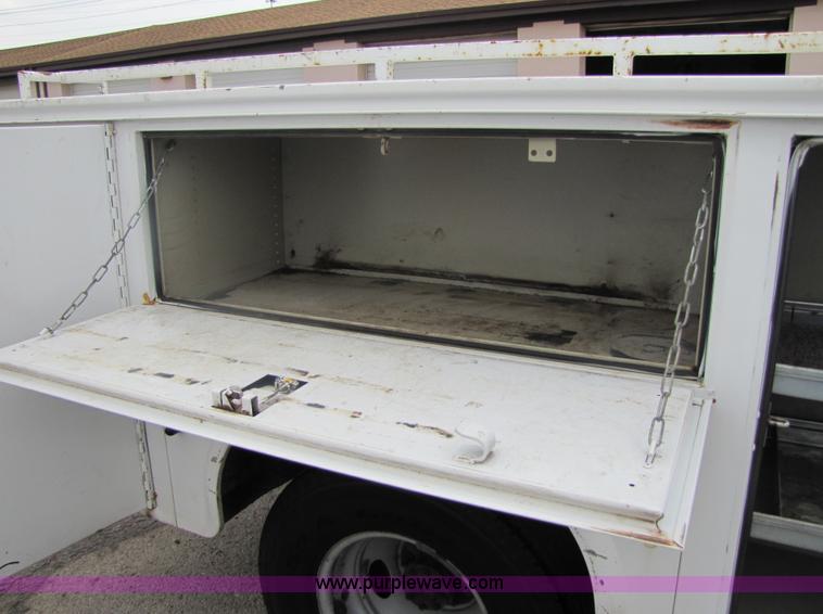 image for item 5241 2004 Ford F350 XLT dually extended cab pickup