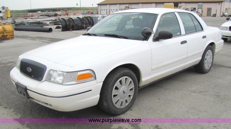 image for item 5242 2007 Ford Crown Victoria Police Interceptor sedan
