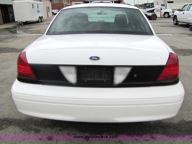 image for item 5242 2007 Ford Crown Victoria Police Interceptor sedan
