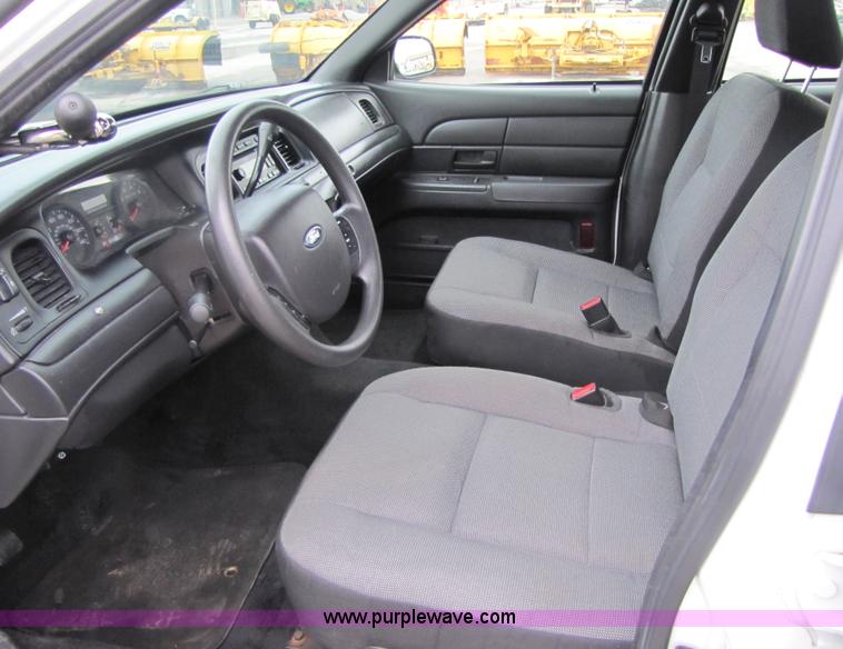 image for item 5242 2007 Ford Crown Victoria Police Interceptor sedan
