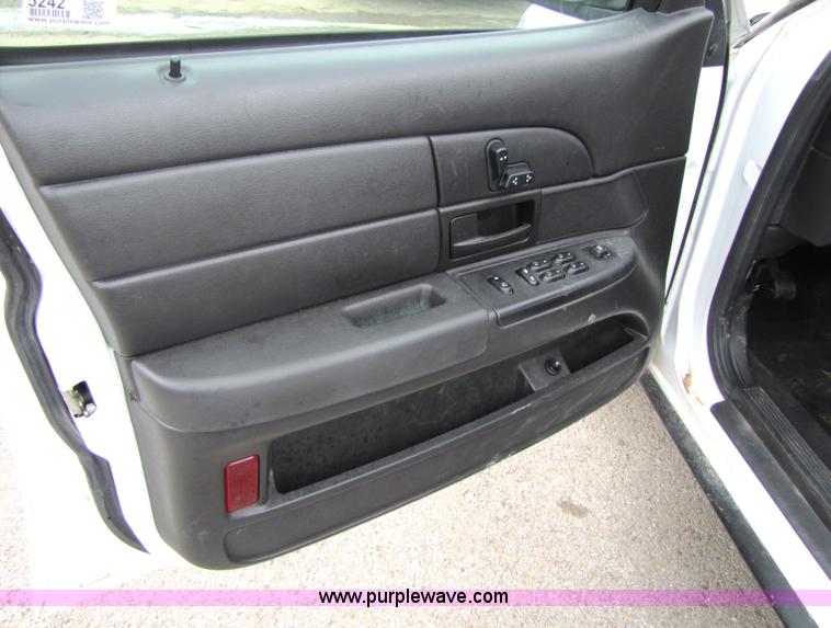 image for item 5242 2007 Ford Crown Victoria Police Interceptor sedan