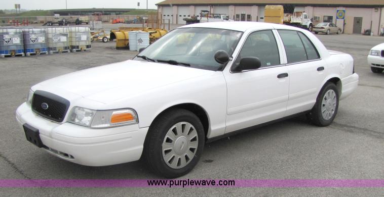 image for item 5243 2007 Ford Crown Victoria Police Interceptor sedan