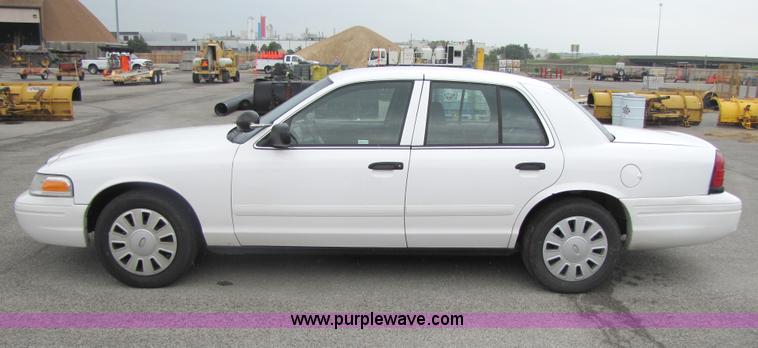 image for item 5243 2007 Ford Crown Victoria Police Interceptor sedan