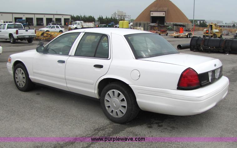 image for item 5243 2007 Ford Crown Victoria Police Interceptor sedan